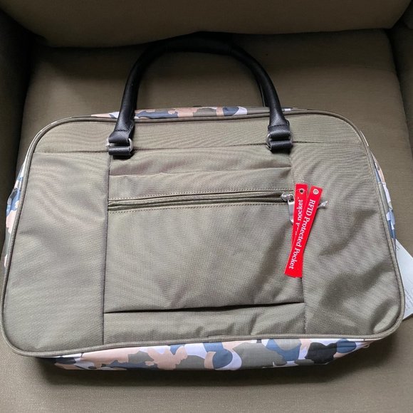 Samantha Brown Carry All Travel Bag in GREEN GEO CAMO nwt - Picture 4 of 12